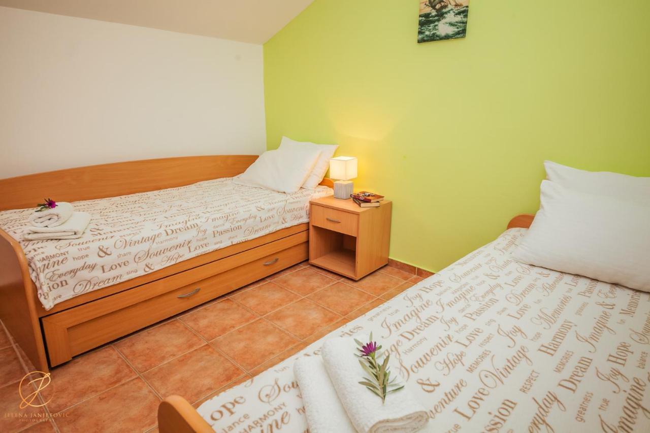 Apartments Batricevic تْشيرسيك نوفي المظهر الخارجي الصورة